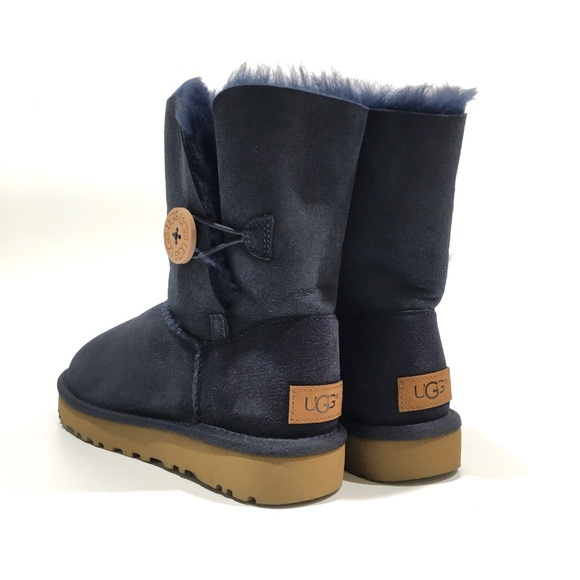UGG Bailey Button II 1016226 Women’s Boots -Navy Sheepskin -US 5 -NEW - Picture 2 of 8